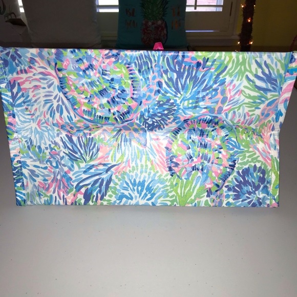 Lilly Pulitzer Market Tote Shell Of A Party - Picture 9 of 16